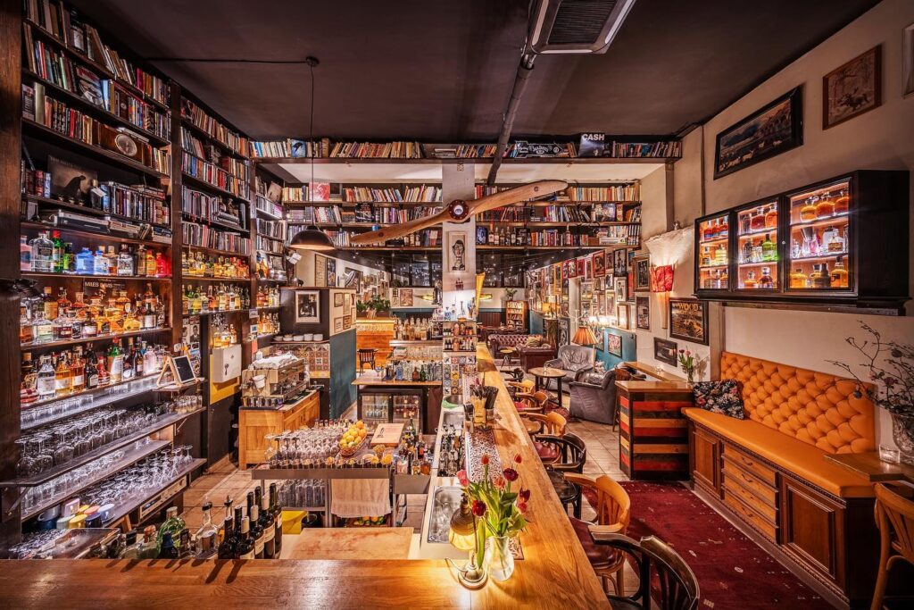 cafe bar pilotu prague 1