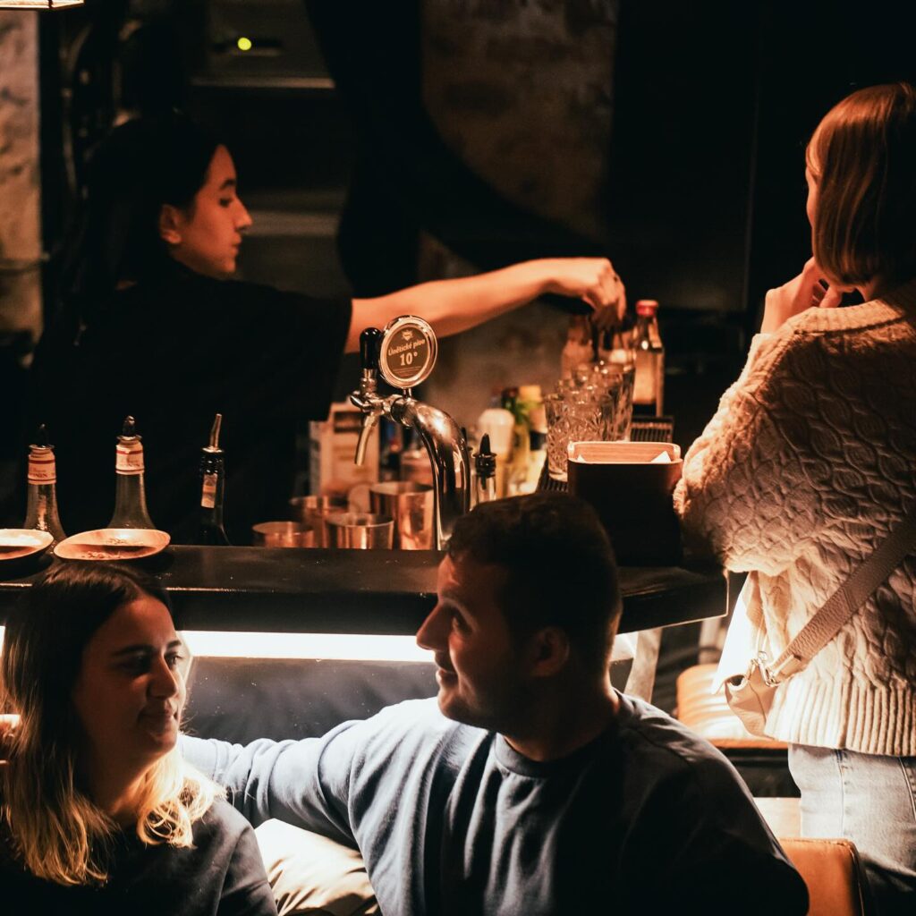 kontakt bar prague 1